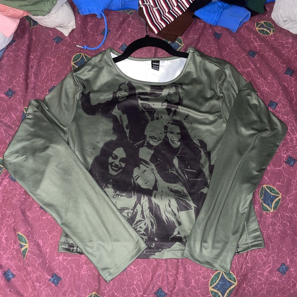 green long sleeve graphic tee